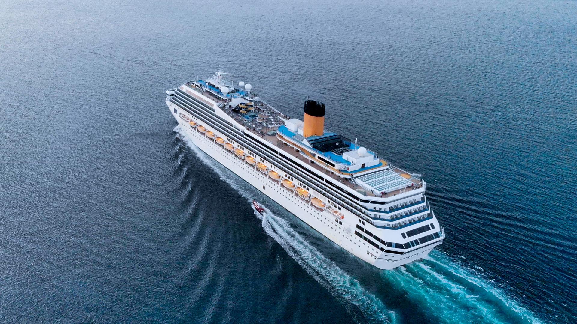 Cruise Ship Cruise Ship